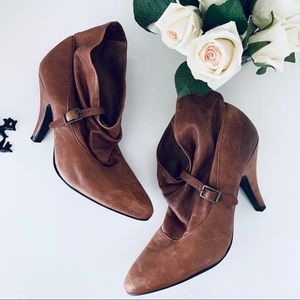 VINTAGE NINE WEST 1930’S INSPIRED LEATHER SLIP ON ANKLE BOOTIE HEELS